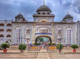 Car Rental in Nanak jhira sahib